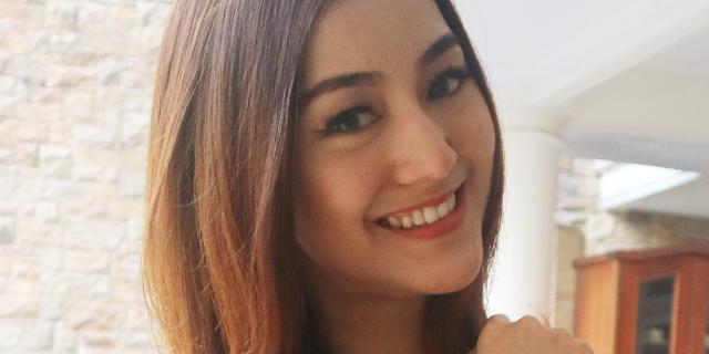 Kumpulan Sinetron Cantiknya Silvy Berbaju Merah