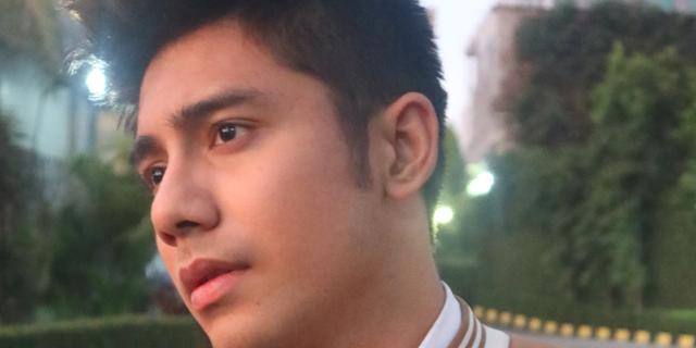 Kumpulan Sinetron Zacky dengan Pose Tampannya