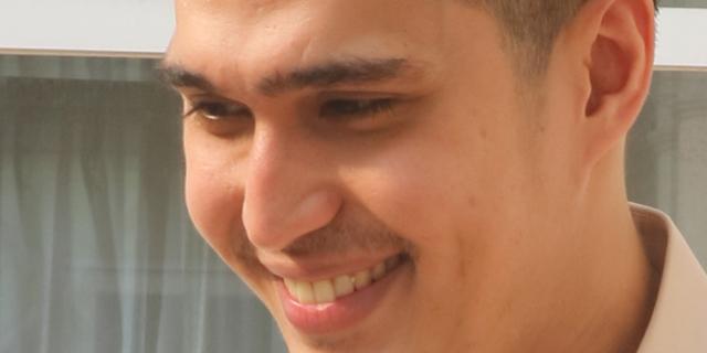 Kumpulan Sinetron Gaya Candidnya Putra