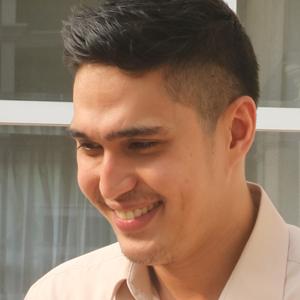 Kumpulan Sinetron Gaya Candidnya Putra