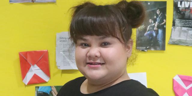 Kumpulan Sinetron Pose Lucu Riri Saat di Lokasi Syuting