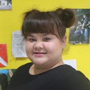 Kumpulan Sinetron Pose Lucu Riri Saat di Lokasi Syuting