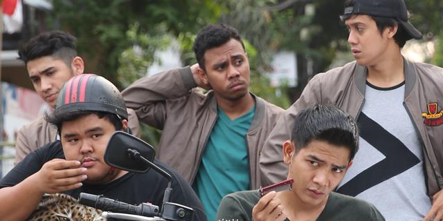 Kumpulan Sinetron Pose Cool Anak-anak Rainbow