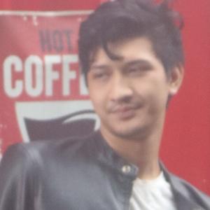 Kumpulan Sinetron Pose Rama Disamping Motornya