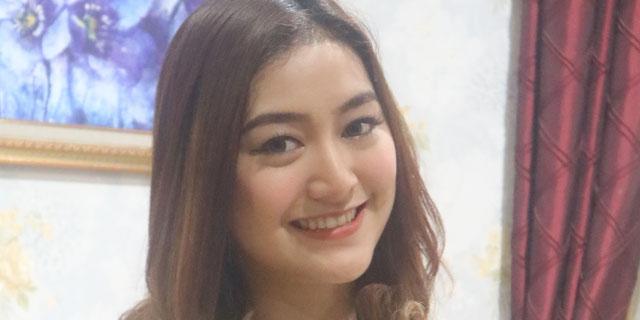 Kumpulan Sinetron Silvy Dengan Senyum Manisnya