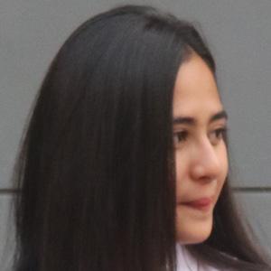 Kumpulan Sinetron Karina Dengan Cadid Cantiknya