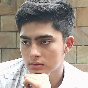 Kumpulan Sinetron QNA Sandy Aktor Hollywood Favorit